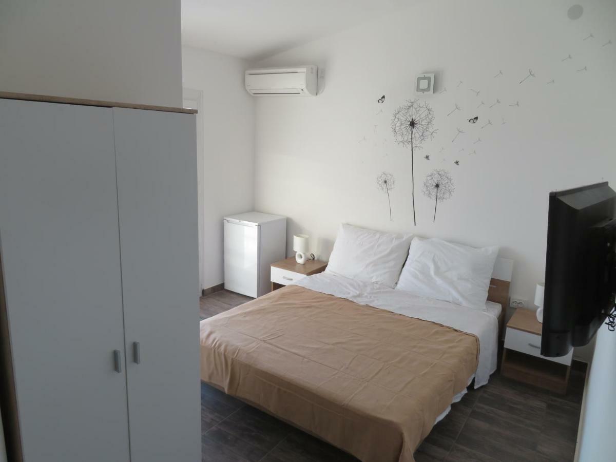 Vila Velvet Hotel Stari Grad Kültér fotó